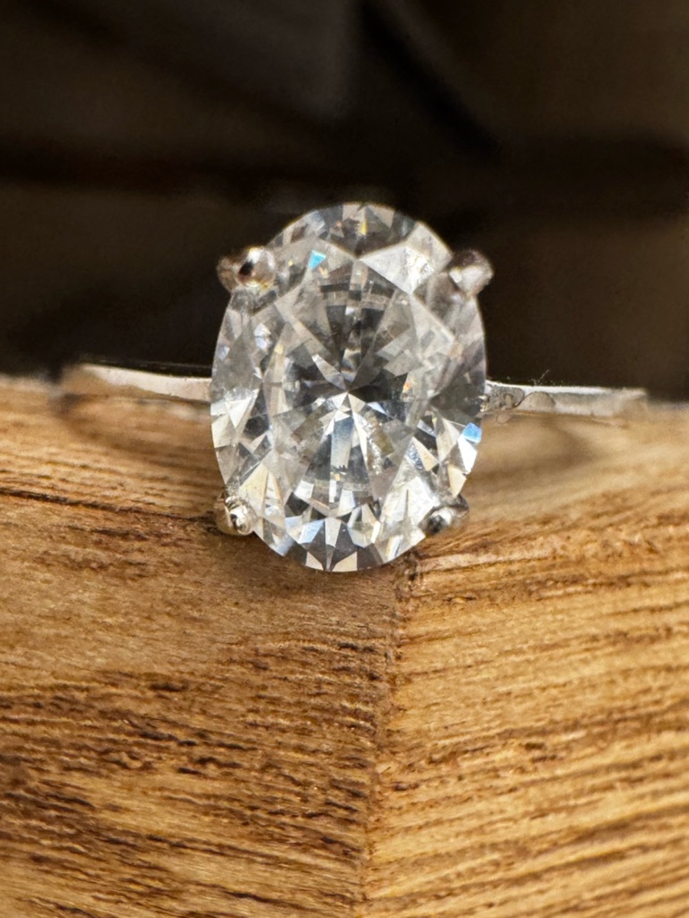 2.00ctw VS1 moissanite sparkly clean gemstone solid  10k gold engagement ringnew